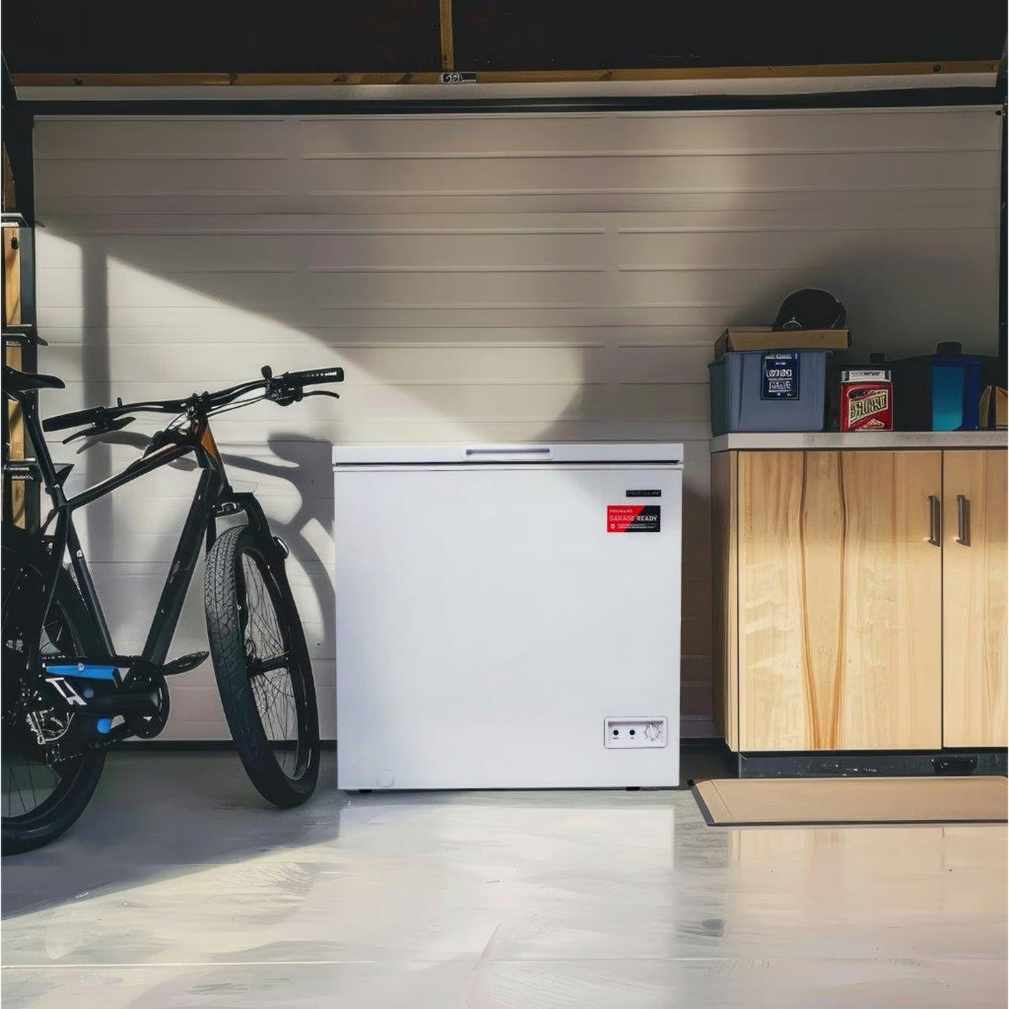FRIGIDAIRE GARAGE FRIDGE&FREEZER